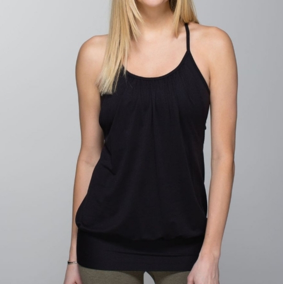 Lululemon No Limit tank. 2 in 1 tank with built in bra. Black. Size 6. - Picture 3 of 10